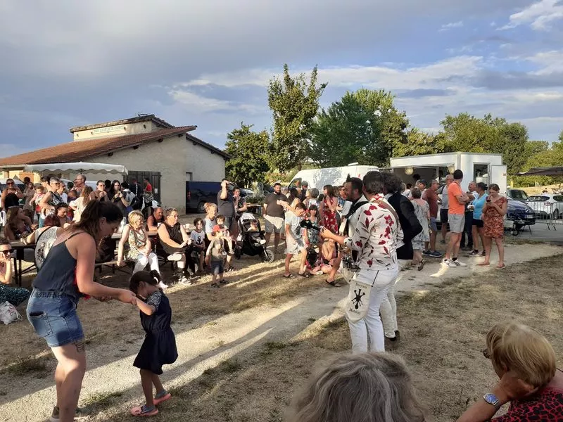 Marché nocturne des producteurs et artisans locaux – 50 ans du Lac de Champos