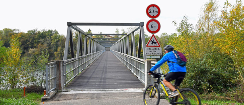 Véloroute Vallée de l’Isère – Fermeture de la passerelle du Port d’Ouvey