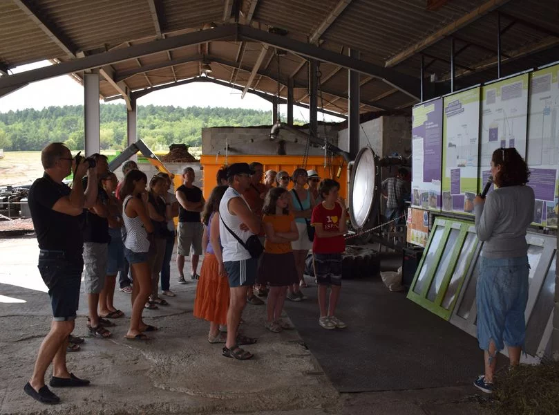 Visite guidée de la Distillerie Aroma Plantes