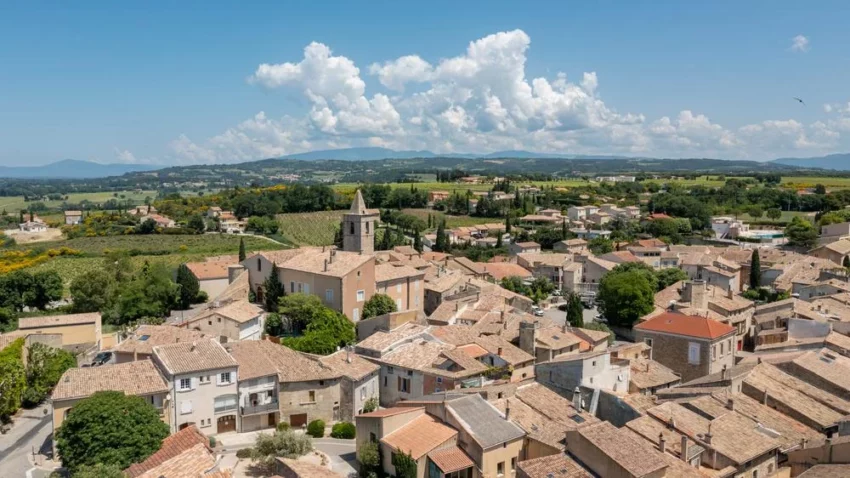 Évolution des bâtiments et espaces publics Tulettiens
