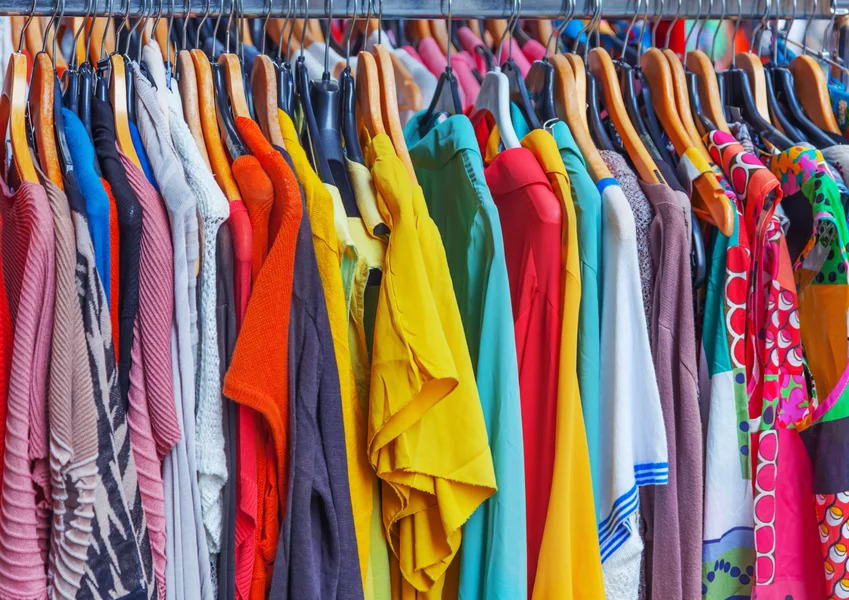 Souk et Troc vêtements, espace de gratuité vêtements