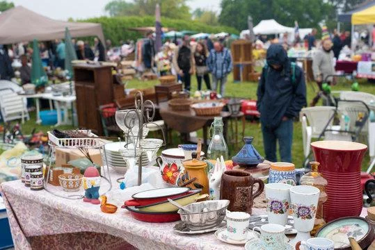Vide-grenier – Les Maristes