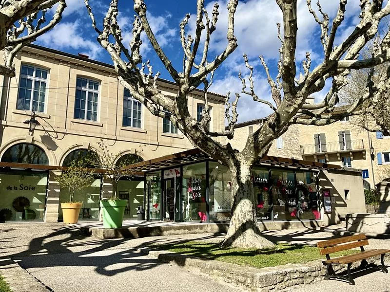 Visite du musée de la Soie à Taulignan