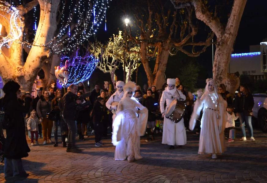 Déambulation la belle et la fête