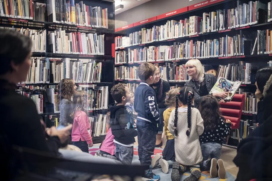 Visite « Ecoutez-voir – En famille » – Les mercredis en famille