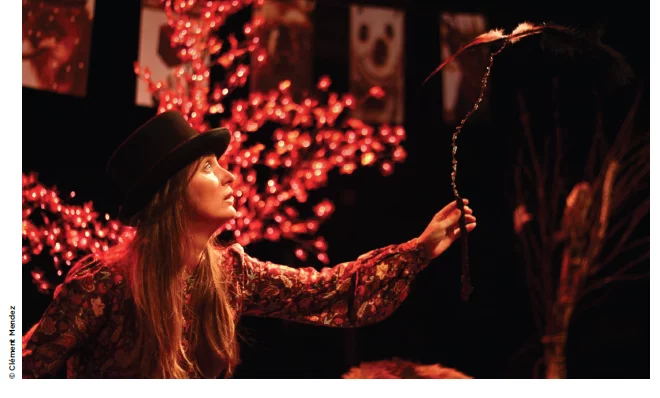 Conte sous l’arbre rouge