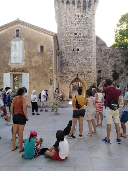 Visite guidée du village médiéval de Montbrun les Bains